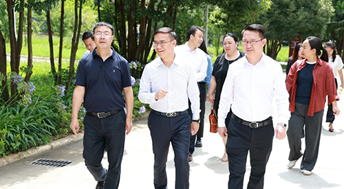 云南中华职业教育社专职副主任马俊等一行莅临云南财经职业学院（大观校区） 爱尔信数字经济产业学院座谈交流